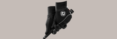 Footjoy WinterSof golfhandschoenen die golfclub vasthoudt