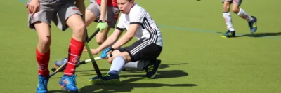 hockey spelers in duel - bescherming