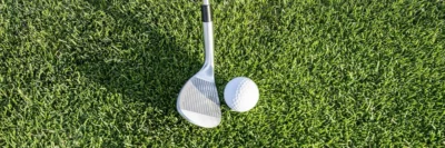 wegde en golfbal